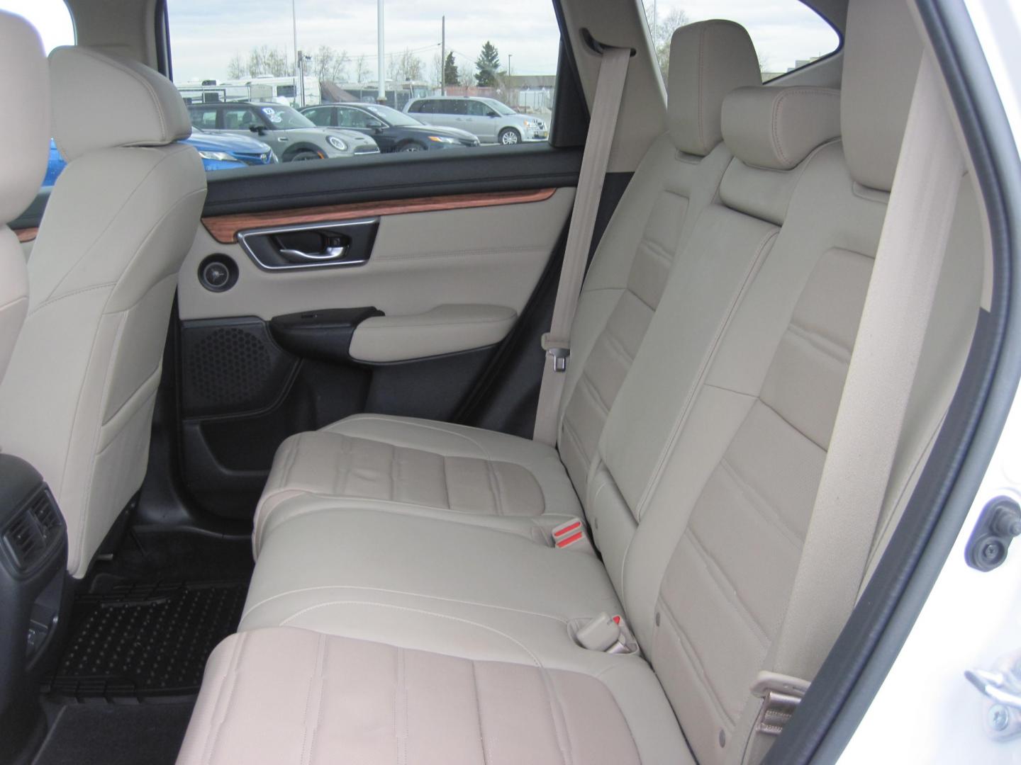 2022 white /Tan Honda CR-V EX-L AWD (2HKRW2H8XNH) , automatic transmission, located at 9530 Old Seward Highway, Anchorage, AK, 99515, (907) 349-3343, 61.134140, -149.865570 - Photo#7